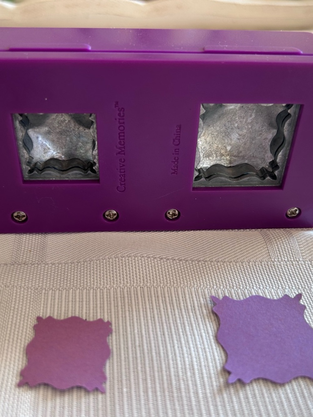 Retired Creative Memories Scalloped Square Craft Punch - Picture 3 of 3